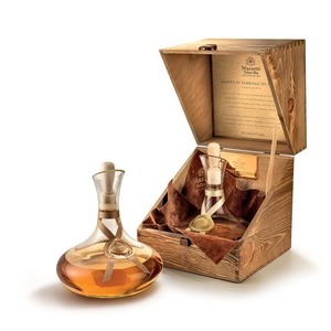 Grappa di Nebbiolo e Barolo DECANTATORE Mazzetti d'Altavilla Piemonte (in Holzkiste)